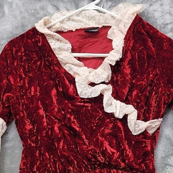 Vintage NTCO Nomadic Traders Top Womens S Red Cream Velvet Lace Bell Sleeves - Picture 4 of 11